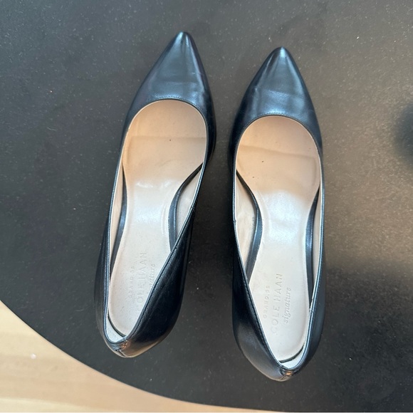 Cole Haan Black Leather Pumps Size 8 - Picture 2 of 3